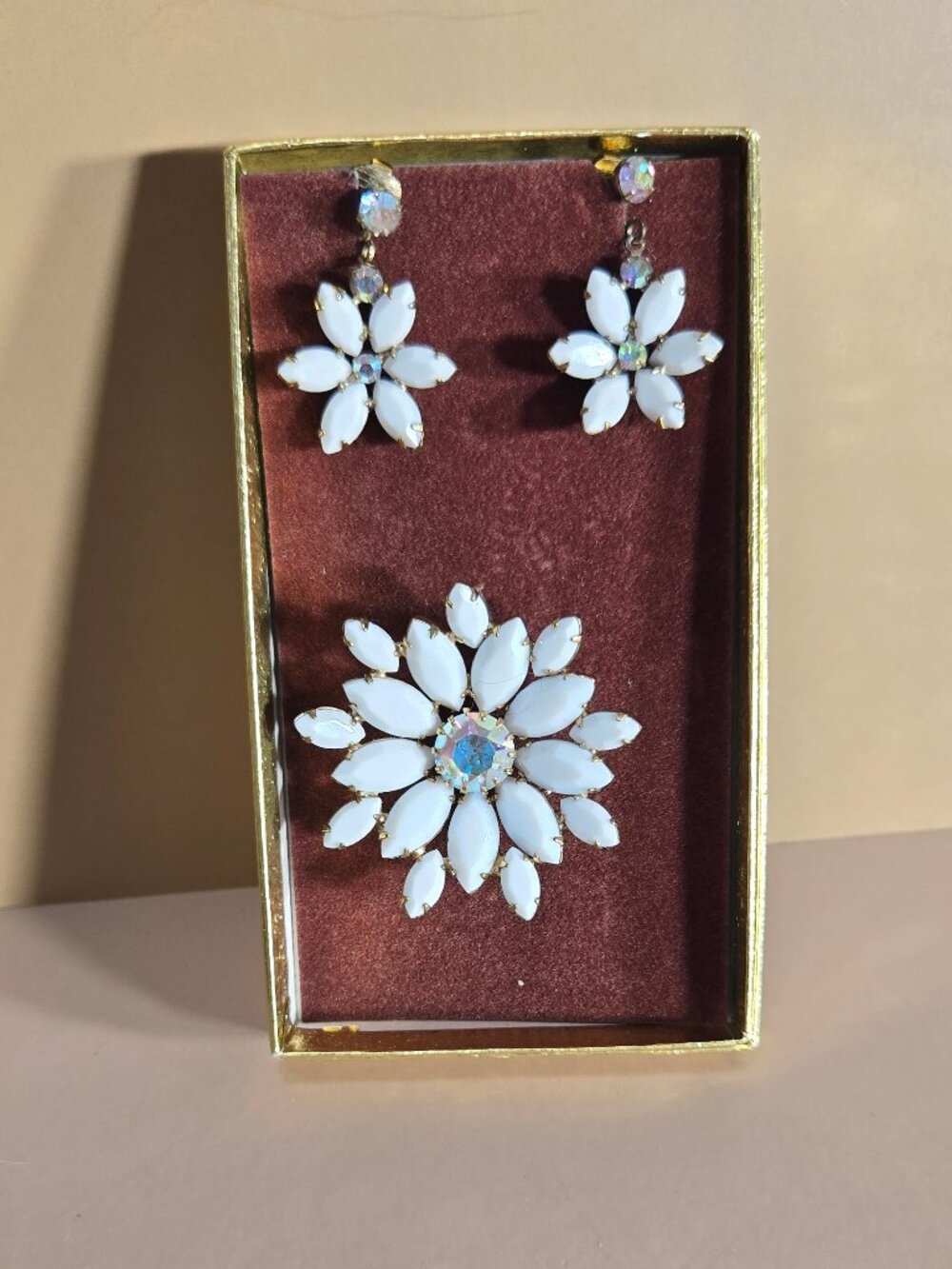 Vintage Milk Glass Set, 50s Aurora Borealis Rhinestone Flower Brooch & Earrings